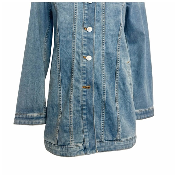 Chico's Women’s Classic Jean Jacket. Blue. Size 4-6 - Picture 4 of 13